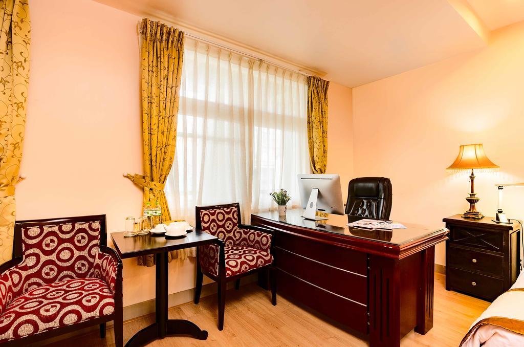 Vien Dong Hotel 2 Хошимин Экстерьер фото