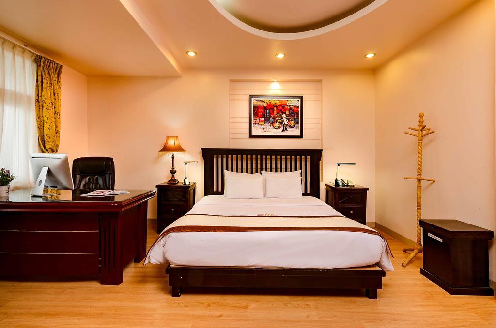 Vien Dong Hotel 2 Хошимин Экстерьер фото